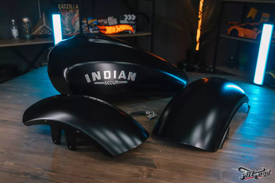 Окрасили детали мотоцикла Indian Scout в черный матовый цвет